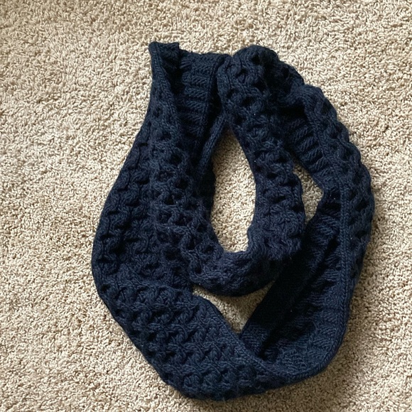 Michael Kors Black Infinity Scarf NWOT - Picture 1 of 4